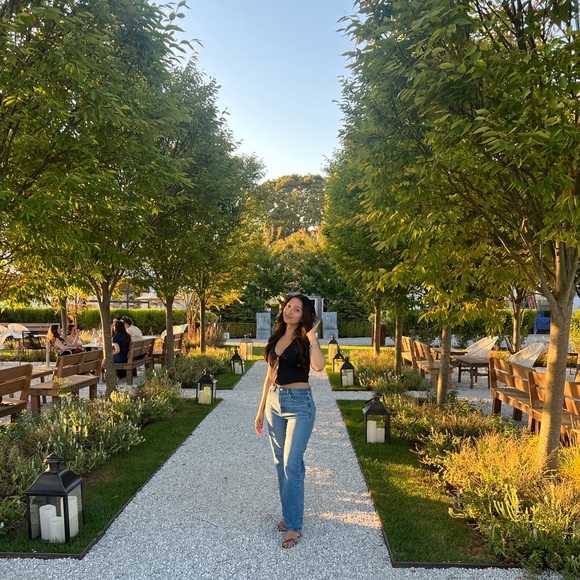 Meet your Posher, Andrea - Picture 1 of 1